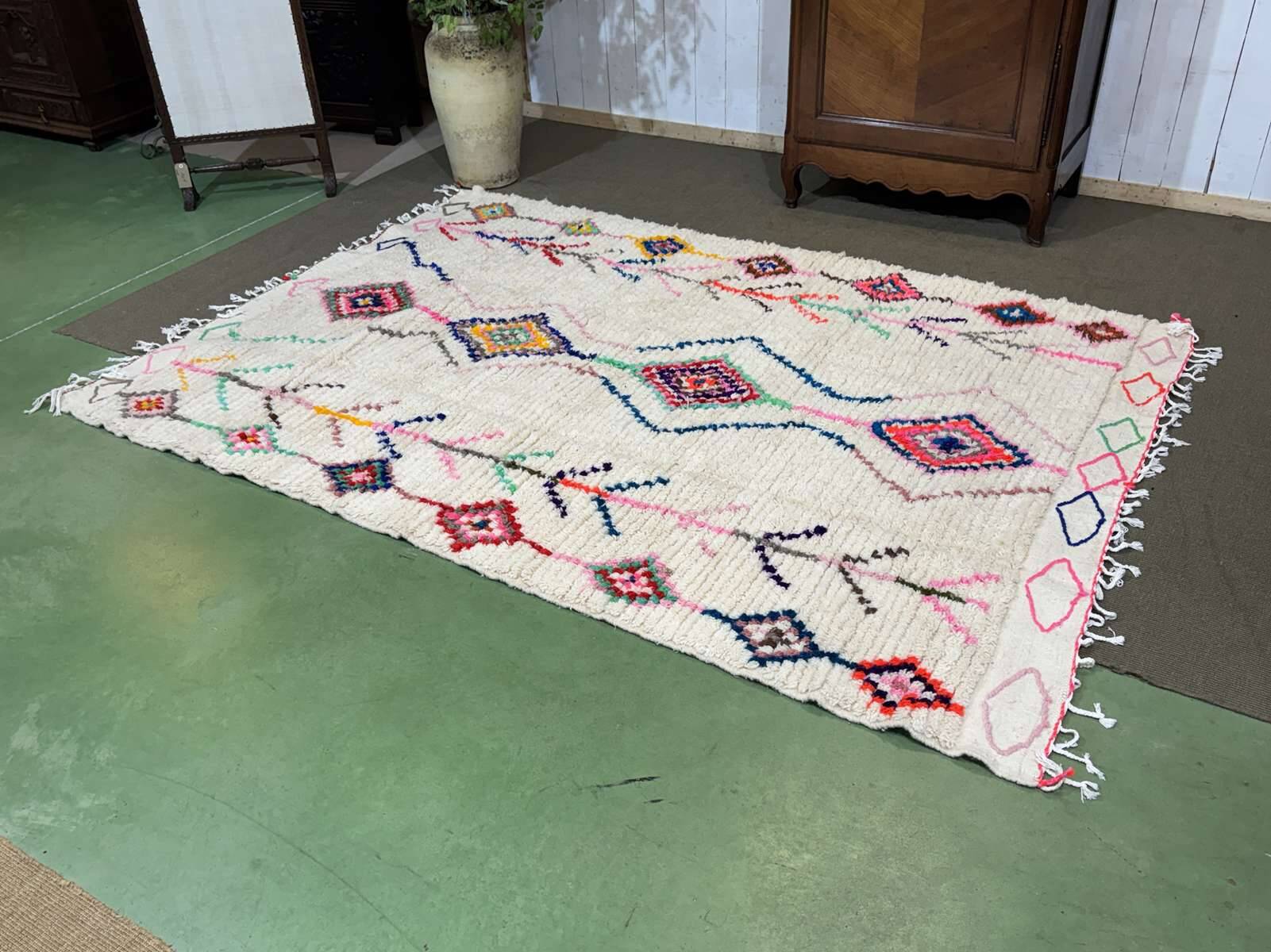 Handmade Azilal Berber Moroccan wool rug