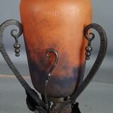 Daum, lampe de table art-déco fer forgé tulipe verre signée sb
