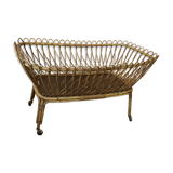 Lit de bebe en rotin vintage