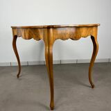 Table Louis XV noyer blond, début 19ème