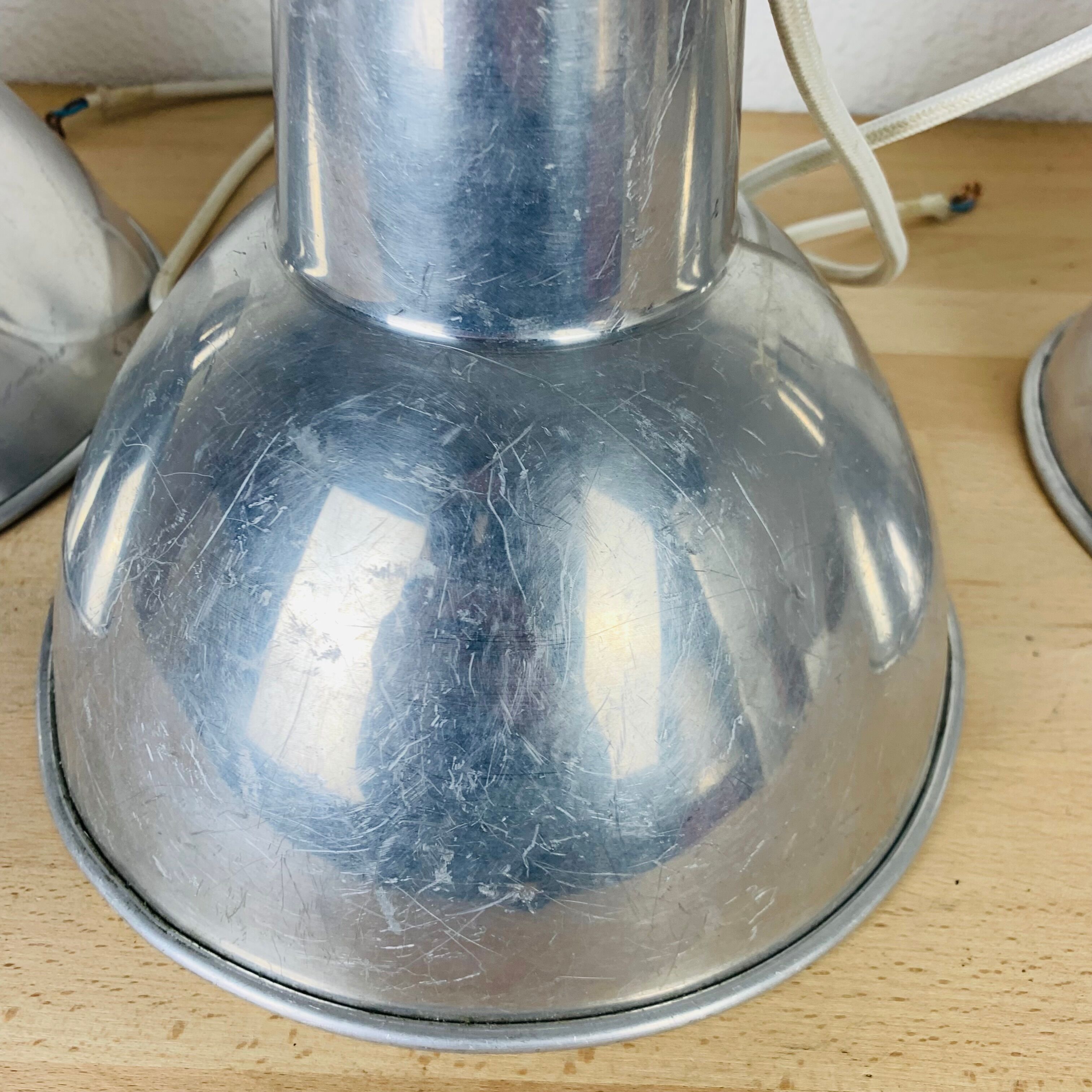 3 industrial metal suspensions Photax