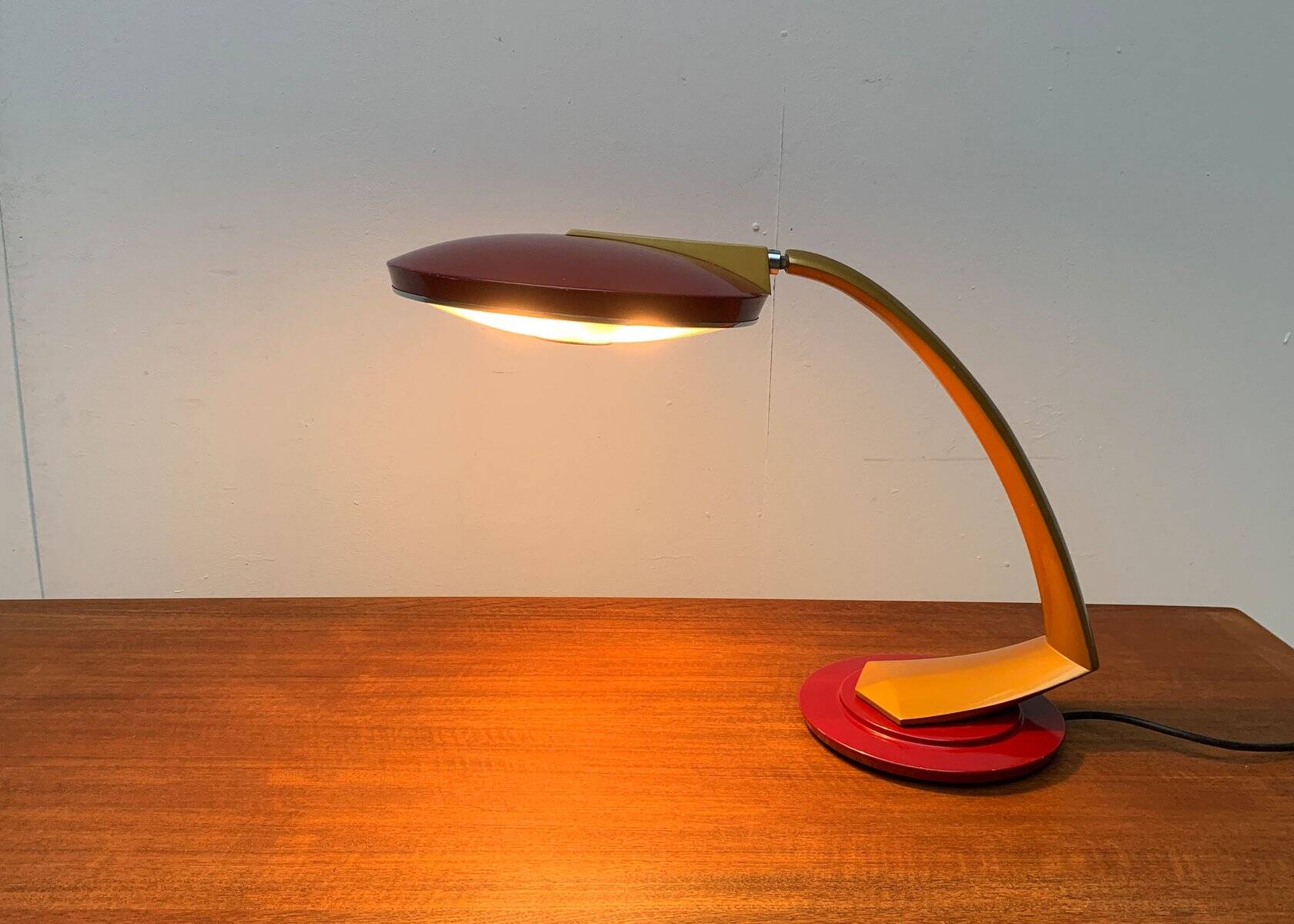 Lampe de table Boomerang Space Age par Luis Pérez De La Oliva pour Phase