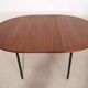 Expandable round dining table