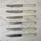 Lot de 6 couteaux en bakélite blancs coutellerie d'Arles années 60