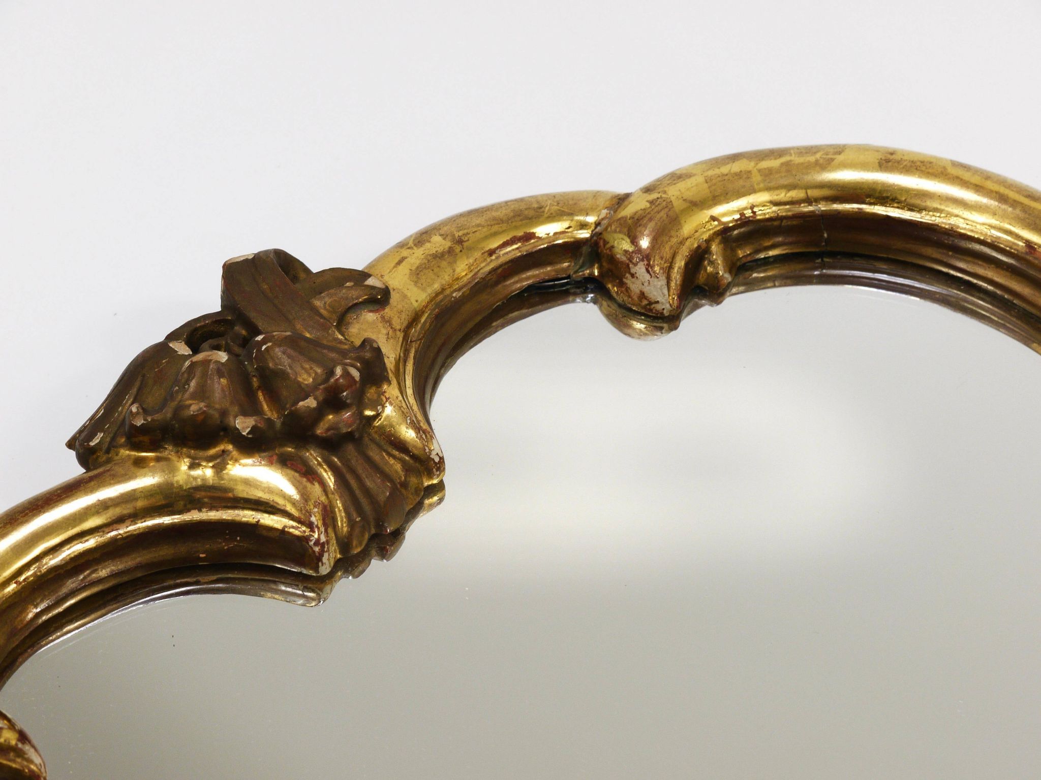 Max Welz Vienna Art Nouveau Hand-Carved Gilded Wood Wall Mirror, Austria, 1930s