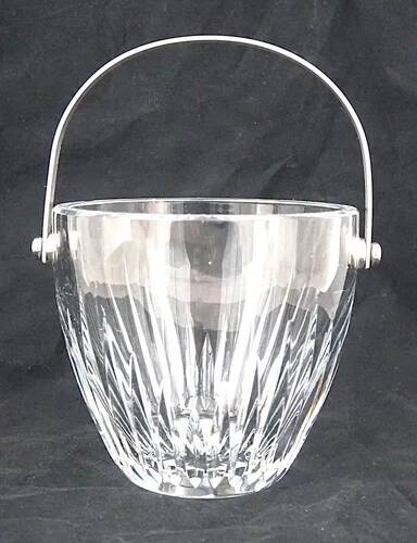 Baccarat Massena model, ice bucket, ice cubes, crystal, signed, excellent condition.