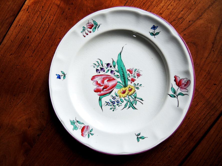 Former tableware service of the societe ceramique mastricht