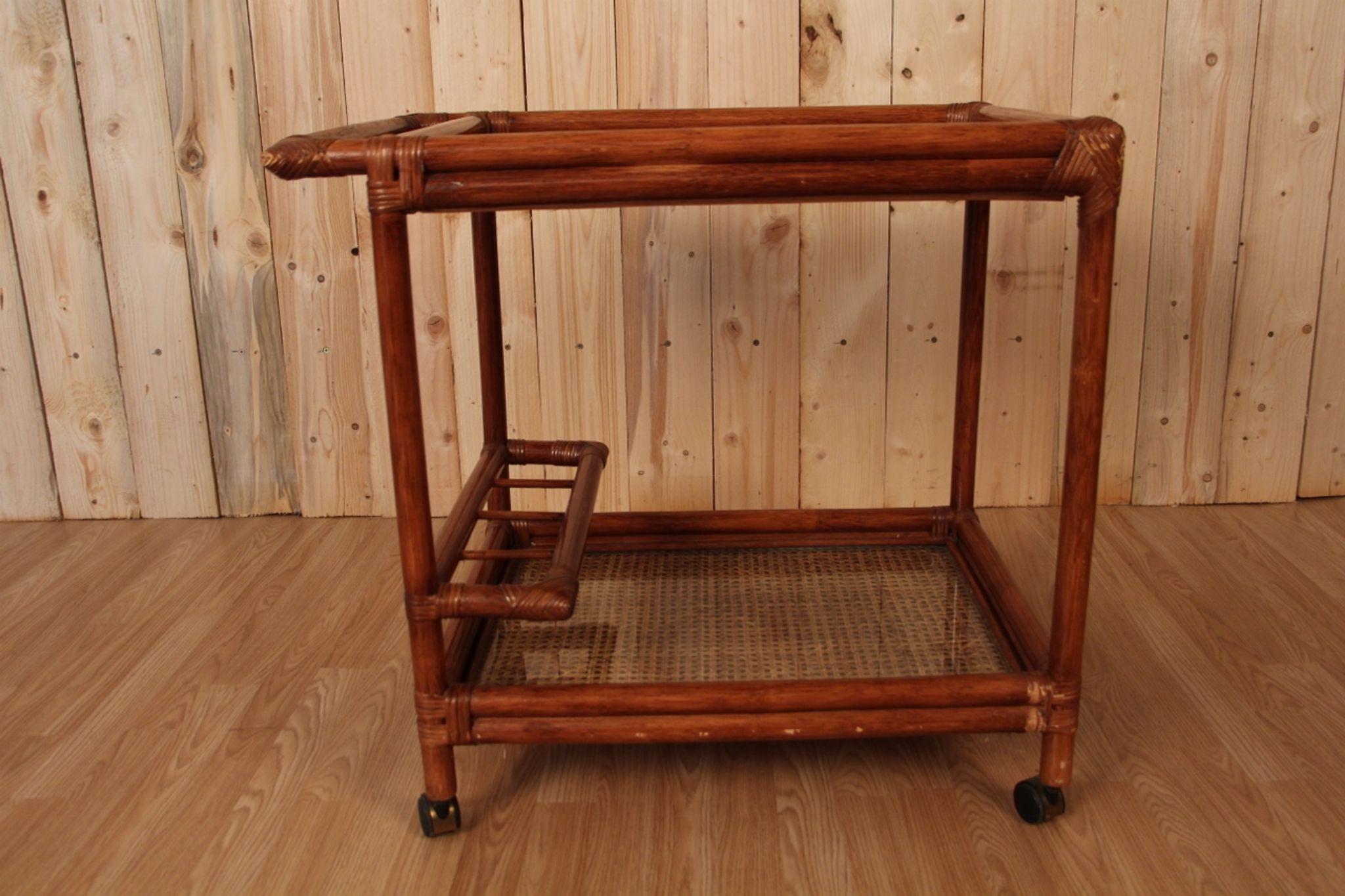 Desserte roulante en rotin et bambou vintage, Almos Italie