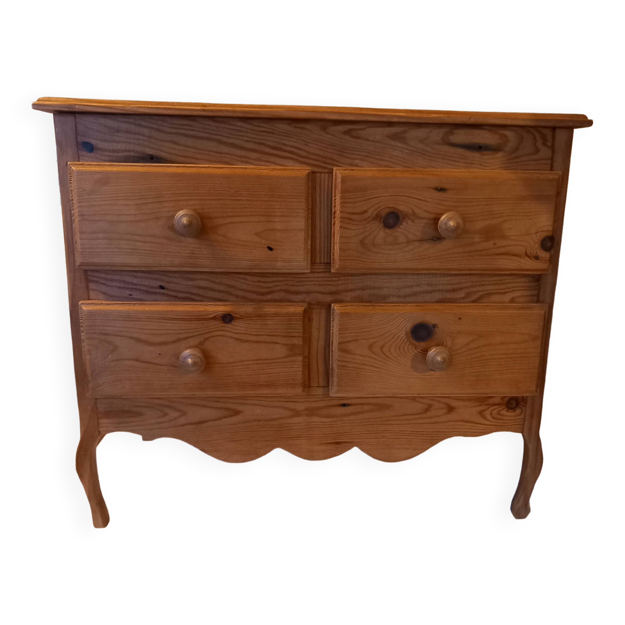 Small wooden chest of drawers