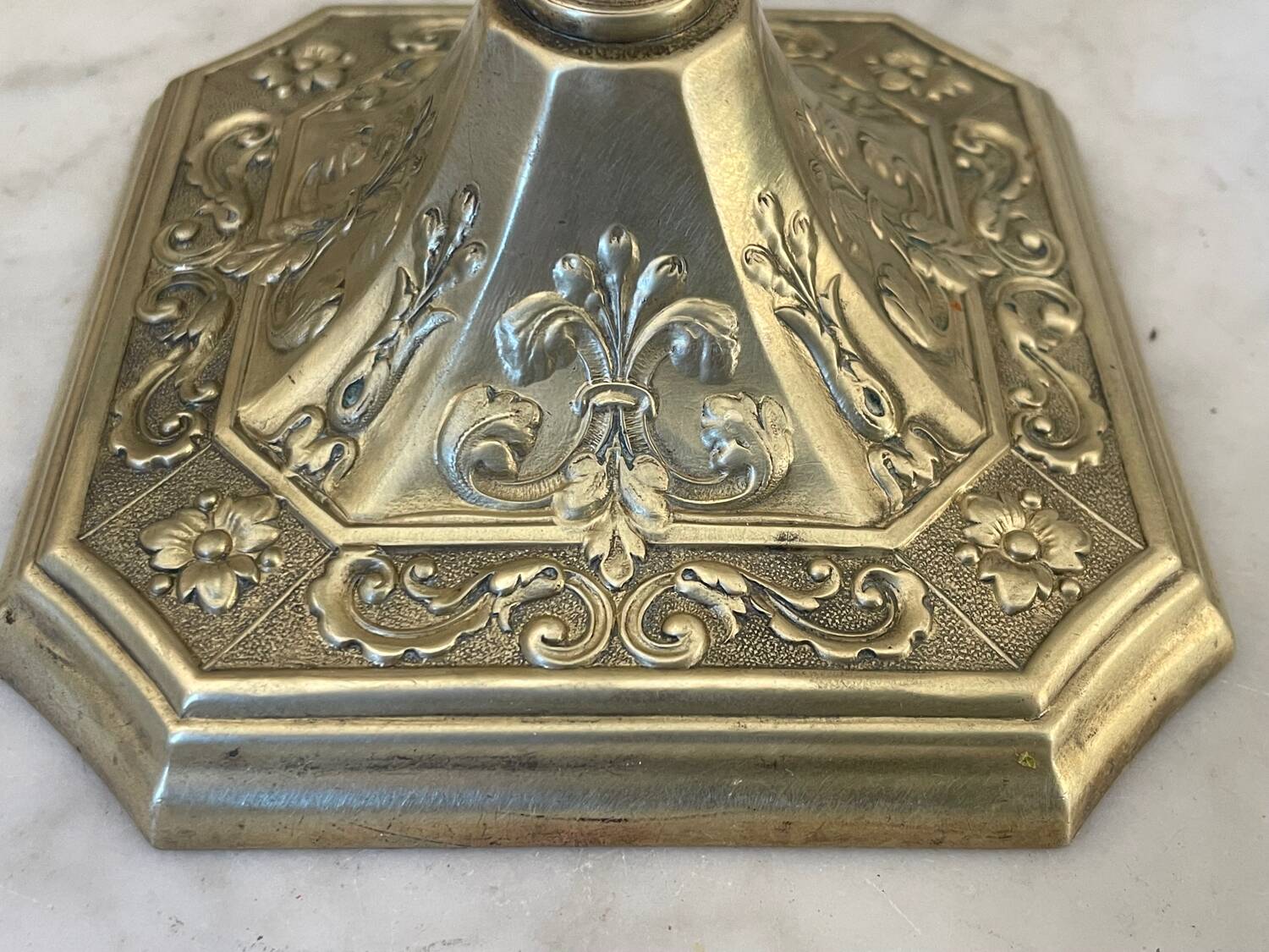 Paire de bougeoirs en laiton XIXème