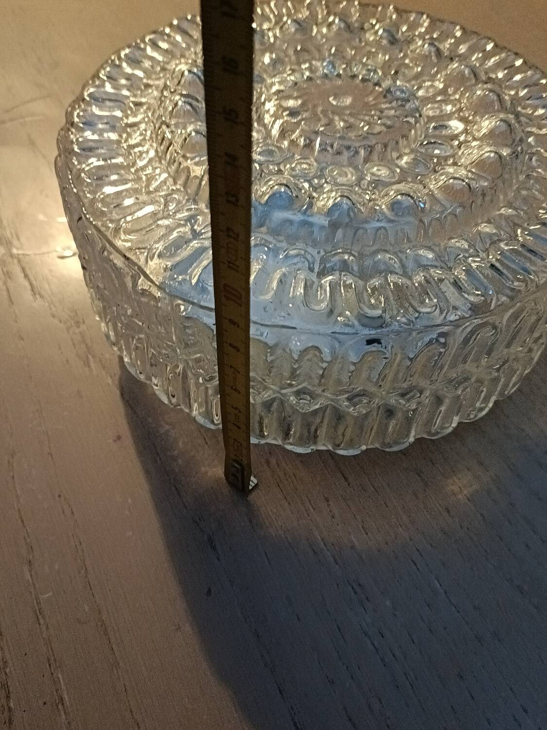 Plafonnier, applique vintage en verre moulé