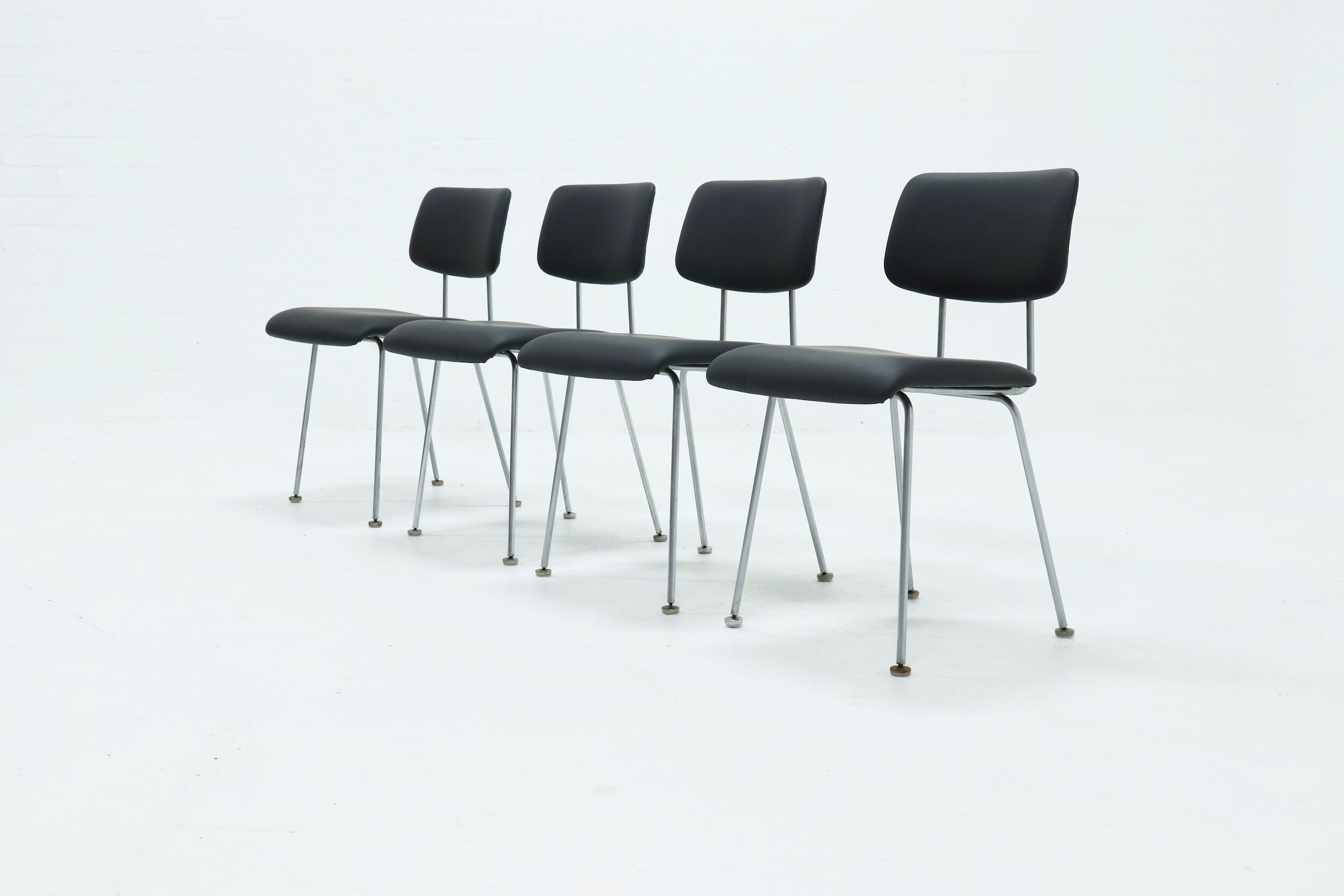 Set of 4 dining chairs Gispen 1263 by AR Cordemeijer 1960