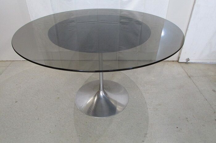 Table ronde pied tulipe design