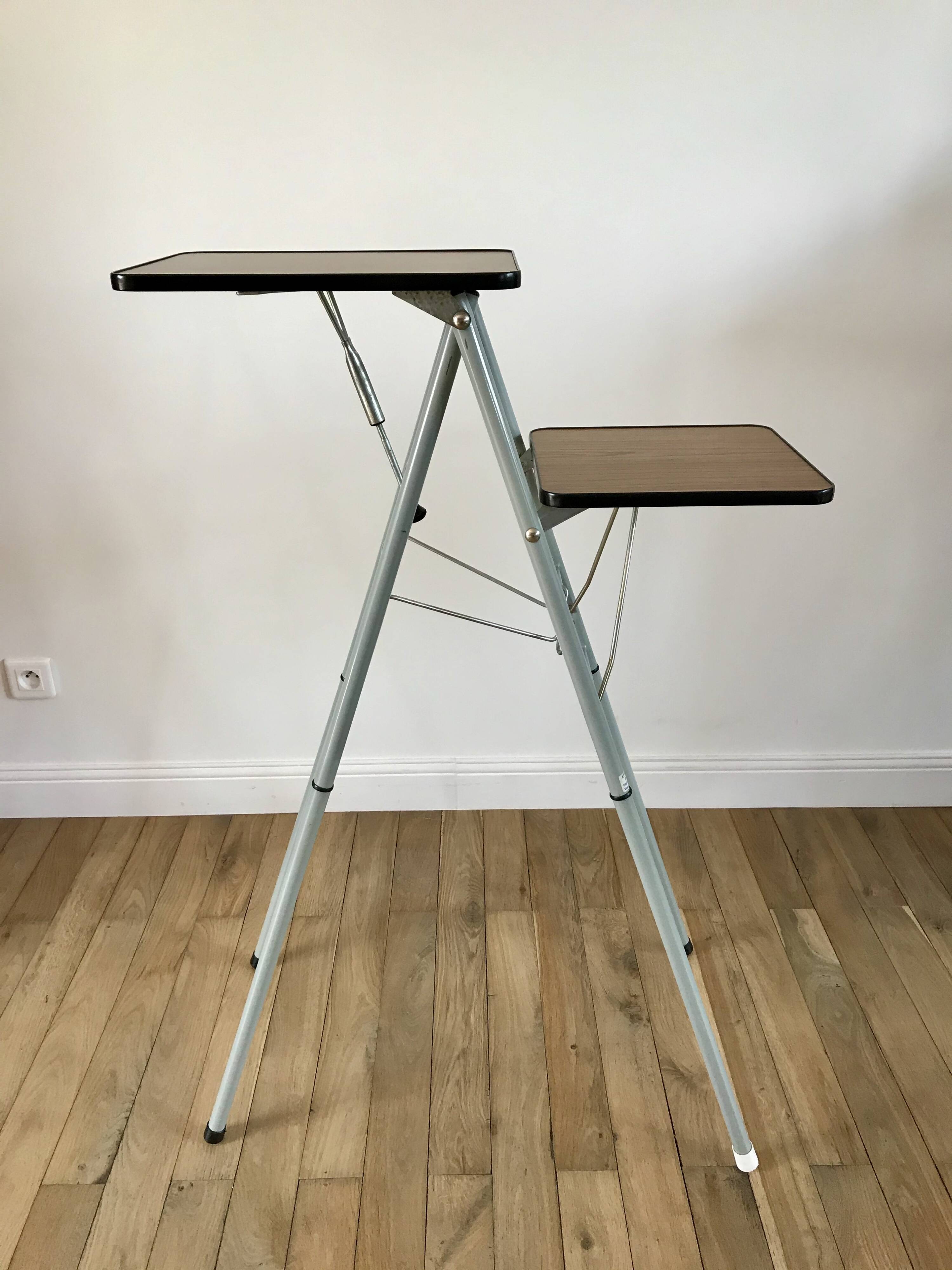 Formica projection table from the 70s