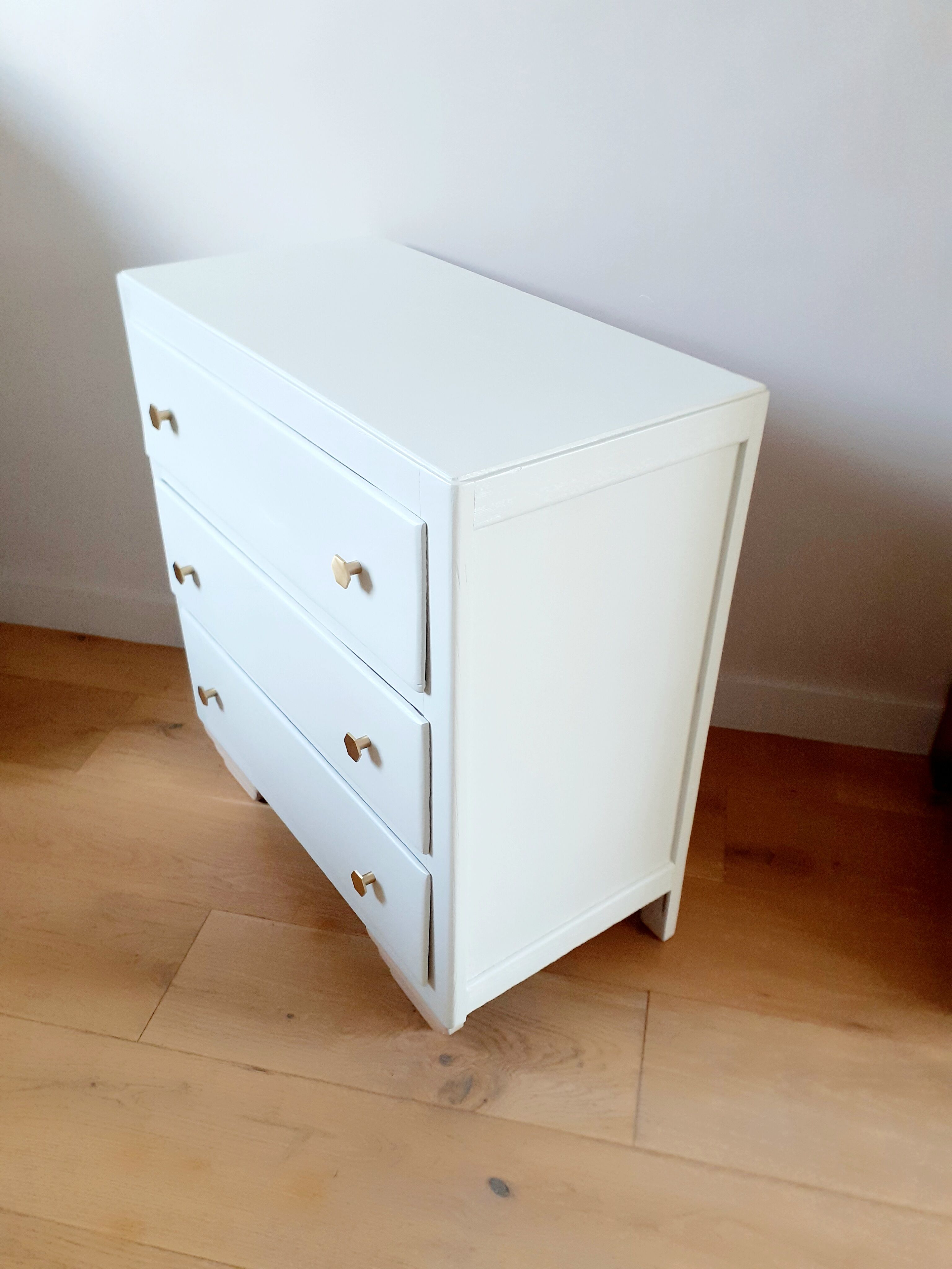 50s pastel green chest of drawers