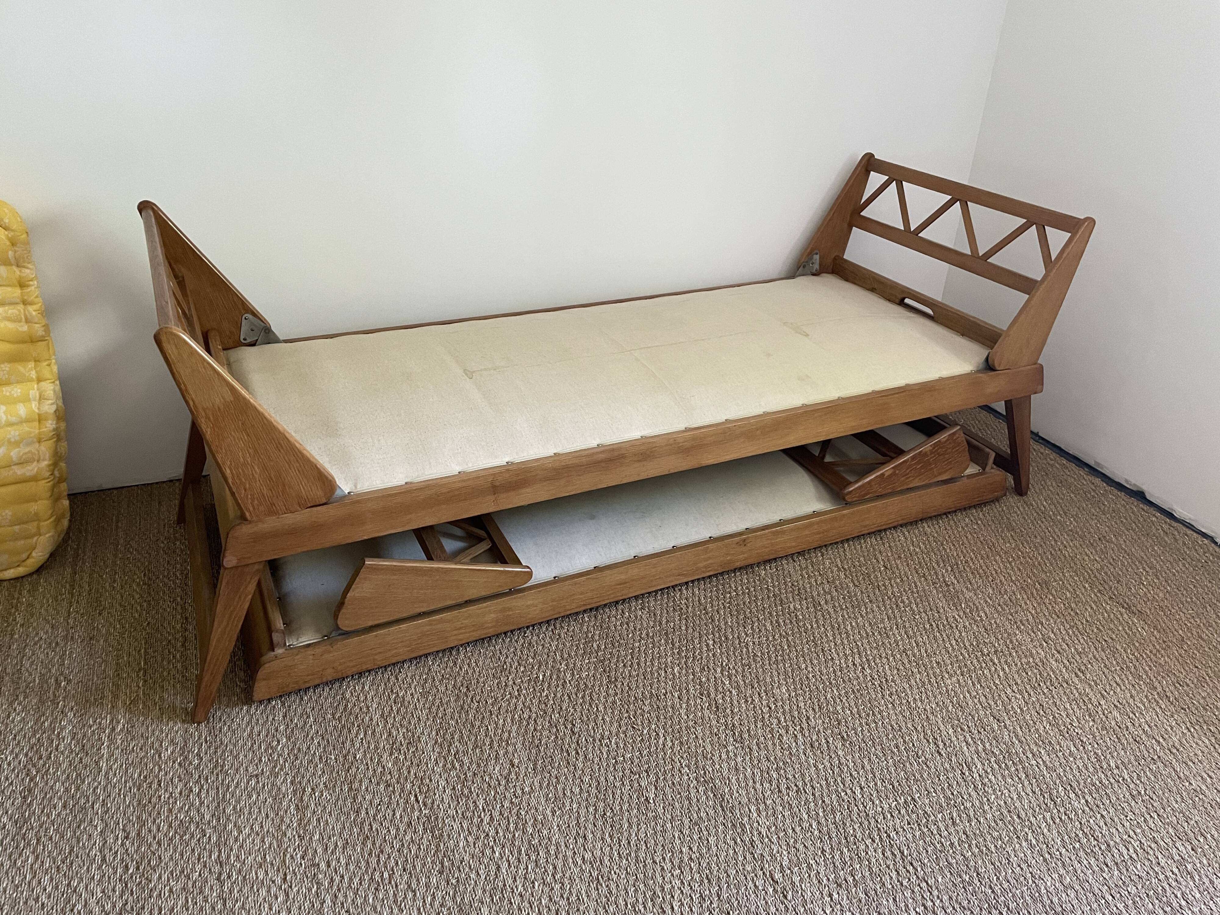 Twin beds daybed vintage