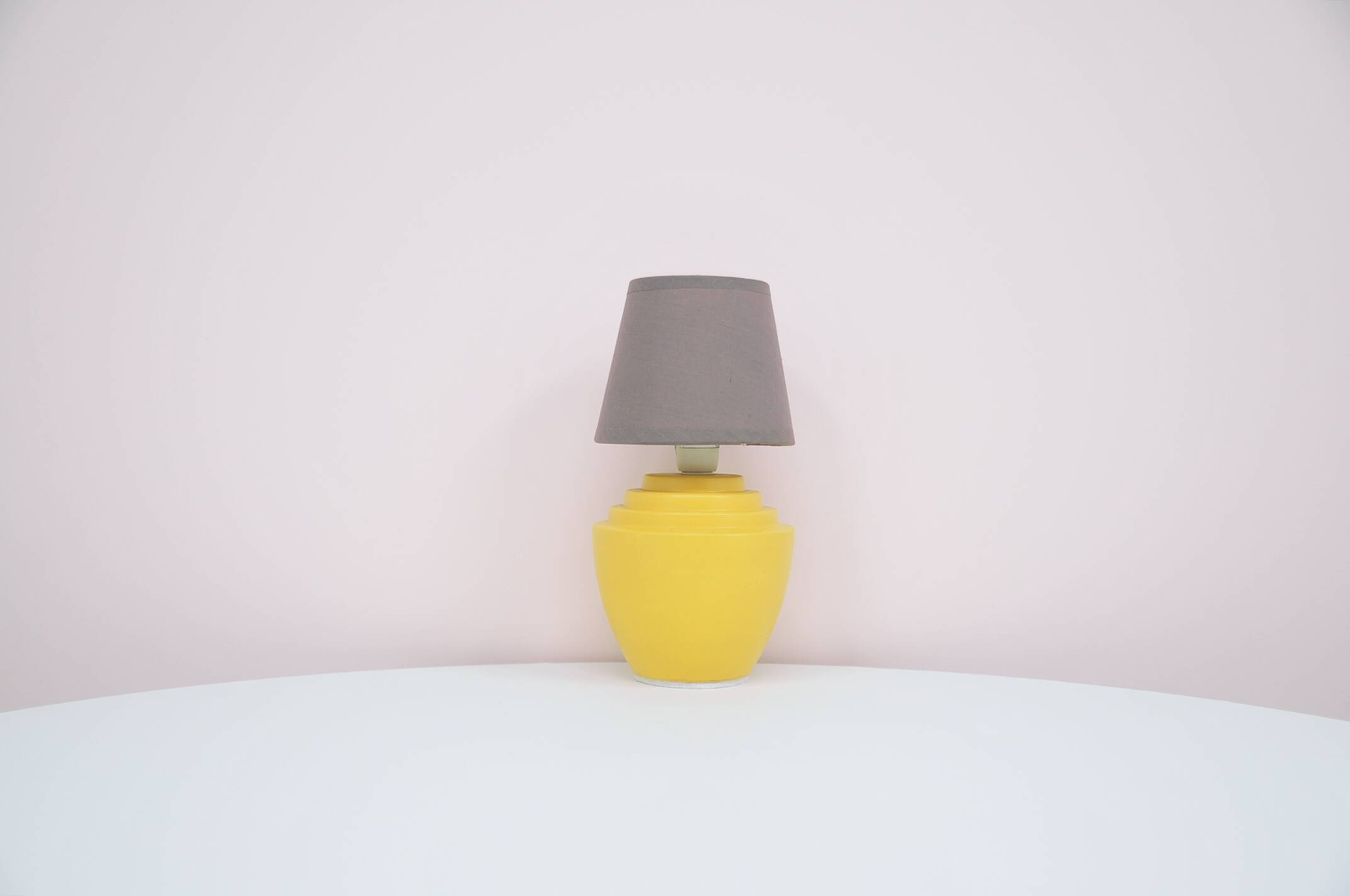 Lampe jaune vintage marron clair nuance marron argile