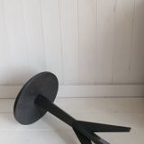 Pedestal table