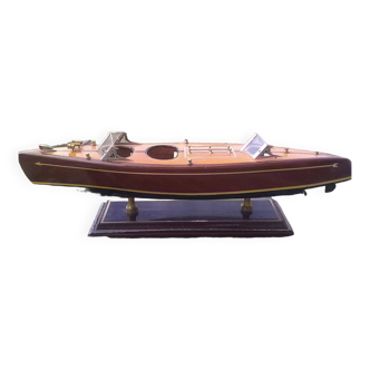 Wooden model of Ontarion 110 boat
