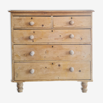 Old English style chest of drawers