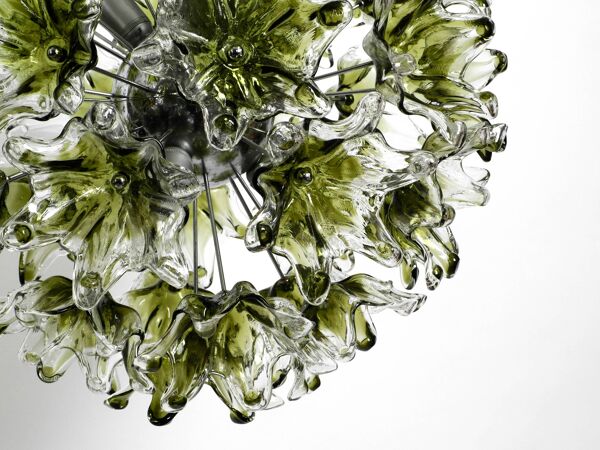Suspension italienne unique XXL des années 1960 avec des fleurs en verre de Murano par VeArt
