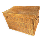 Wicker trunk