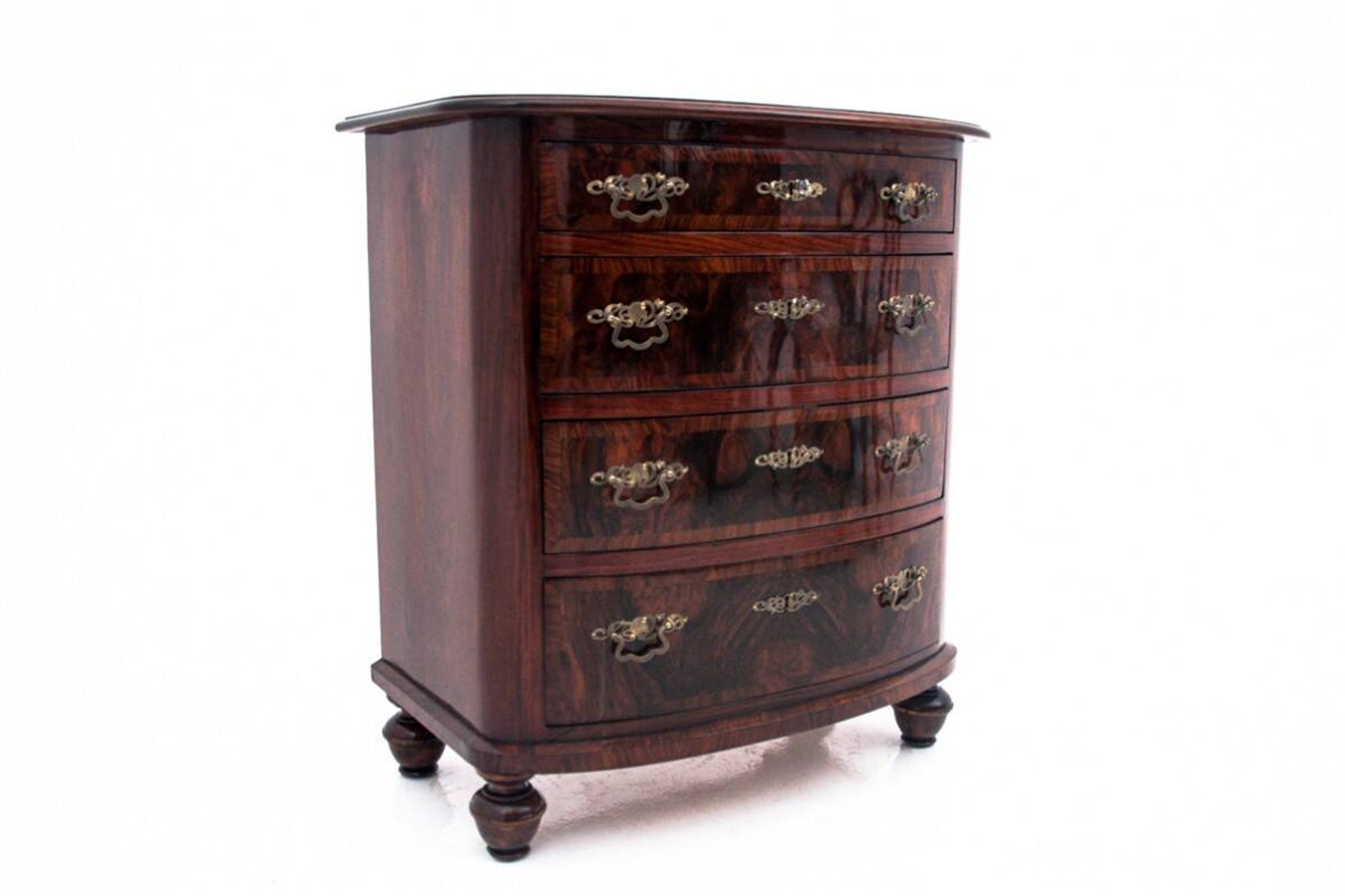 Walnut chest of drawers, Northern Europe, circa 1890. After renovation.