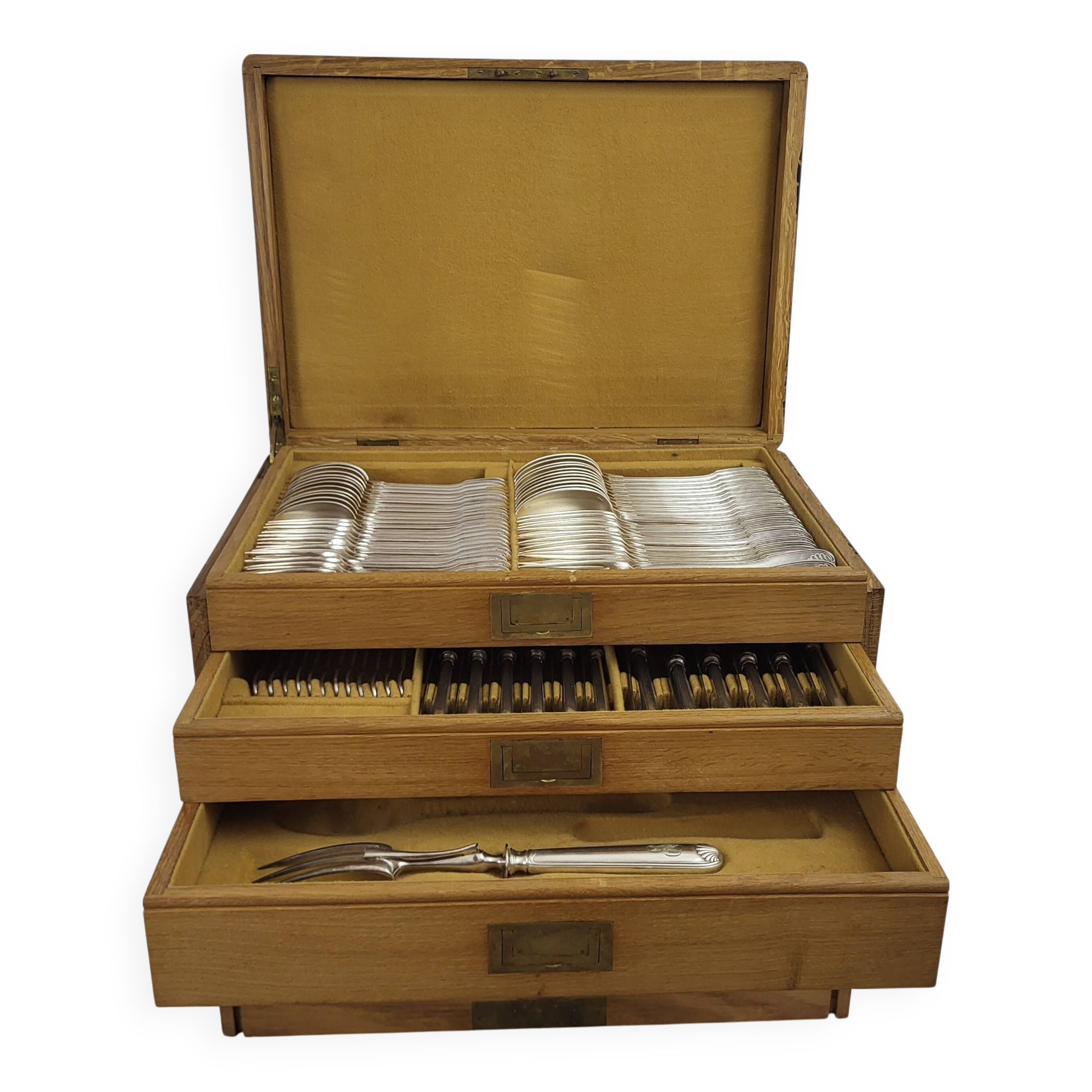 Boulenger 88-piece silver-plated metal cutlery set, shell model
