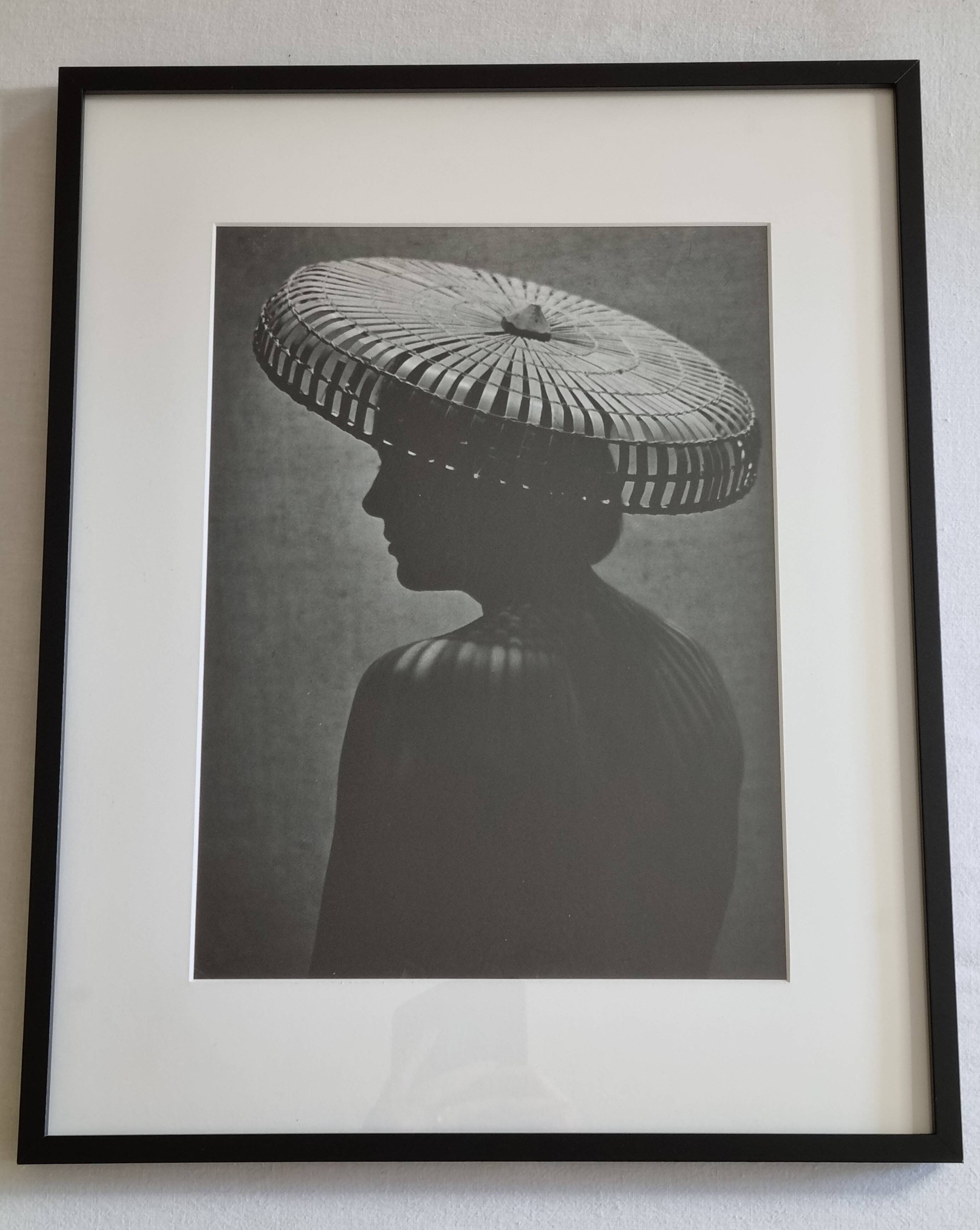 Photographie argentique portrait au chapeau, Roblot, salon 1964 (52x42 cm)