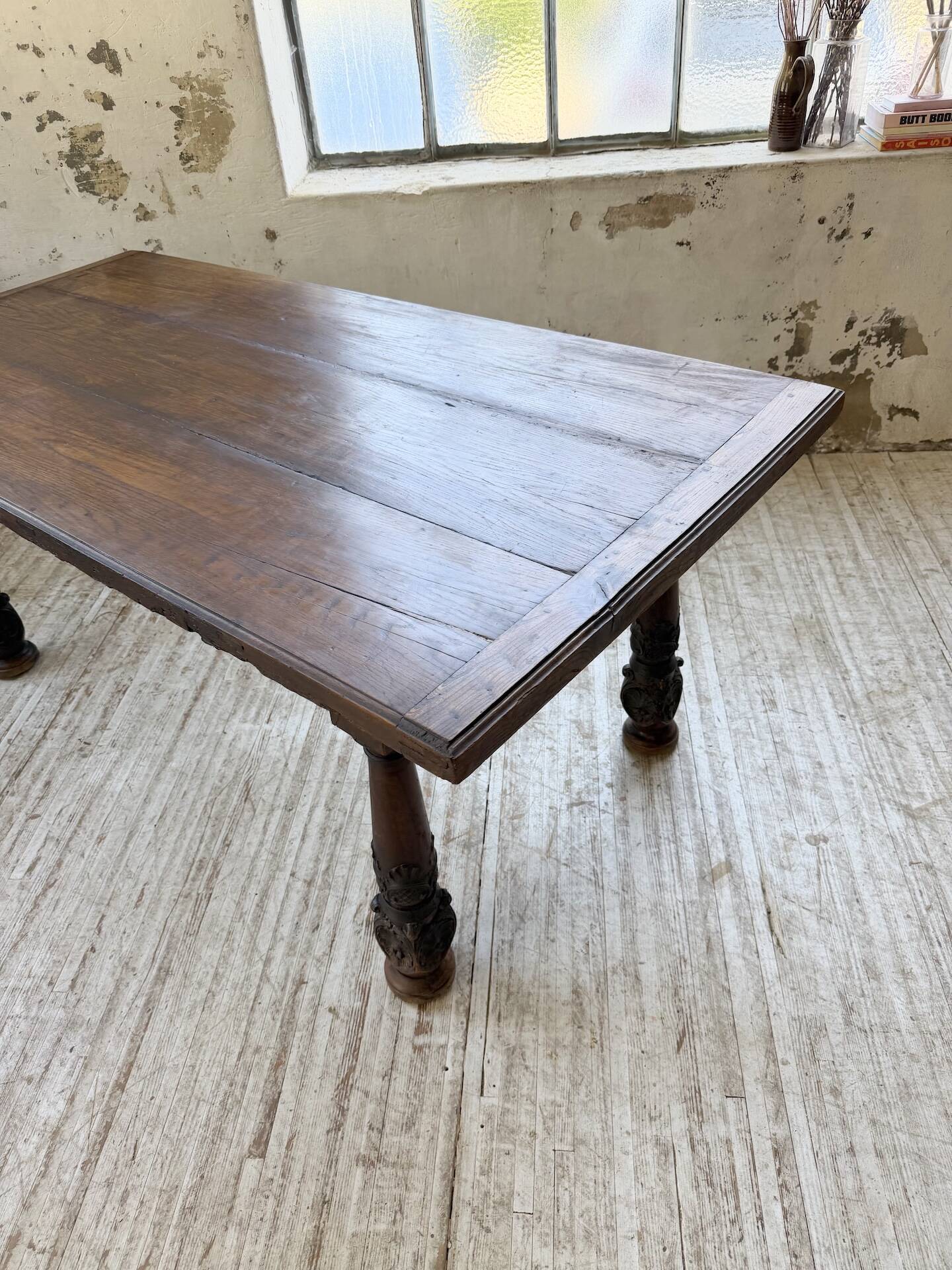 19th-century castle table, carved solid oak, 190cm.