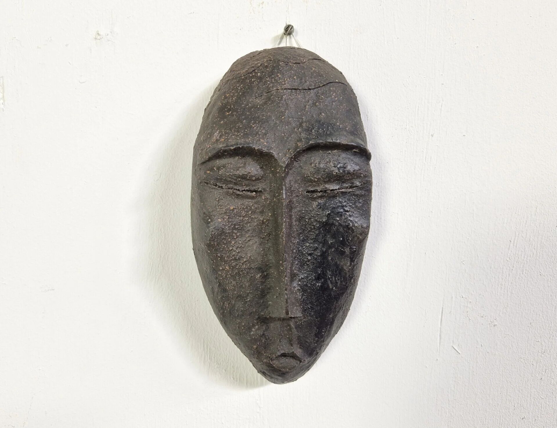 Grog clay wall mask | 20th century