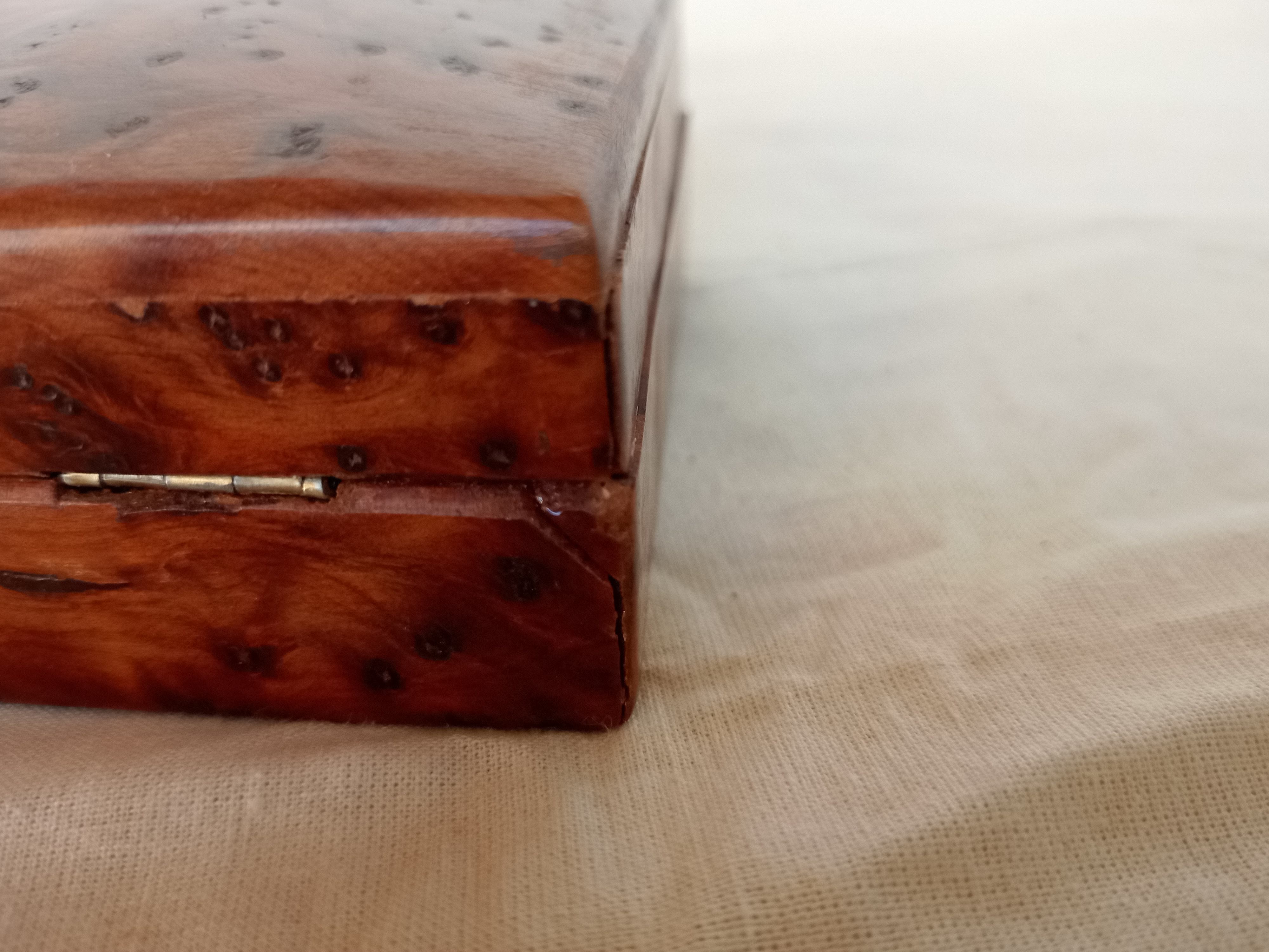 Solid cedar magnifying glass box