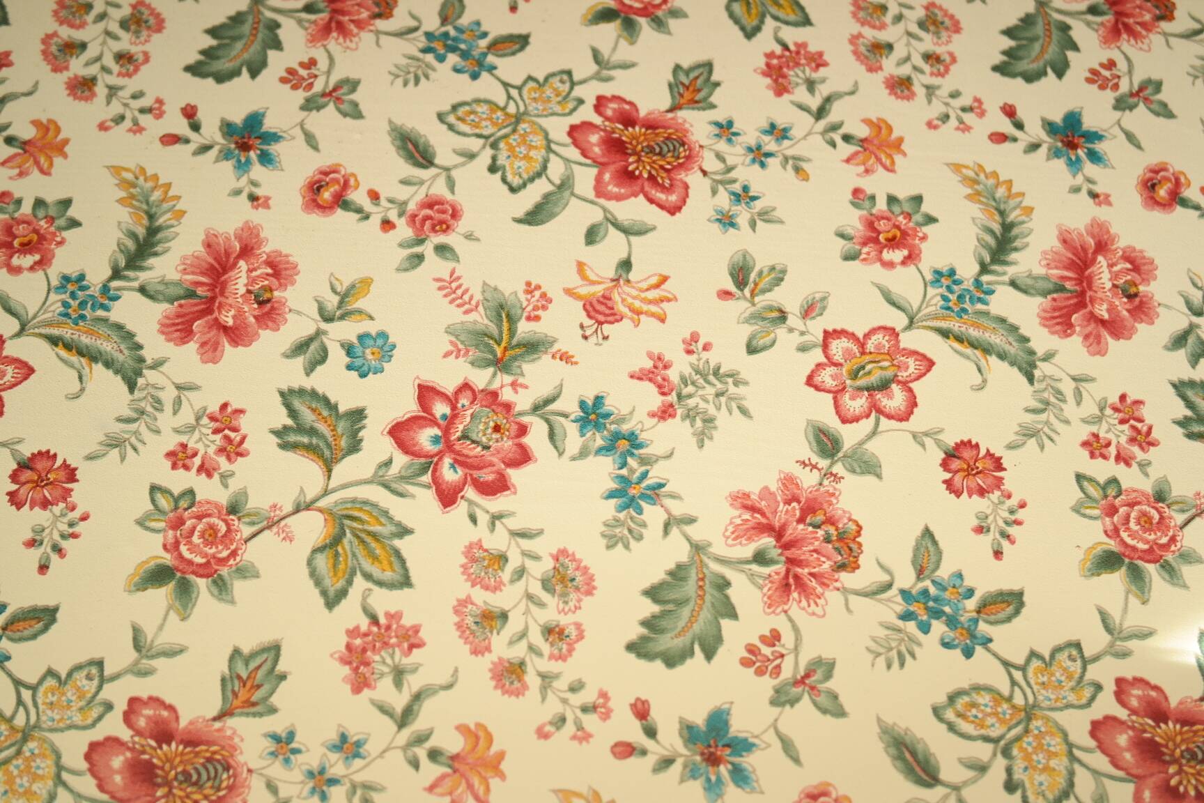 Louis XV style commode in solid oak, 20th century.