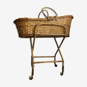 Cradle in rattan