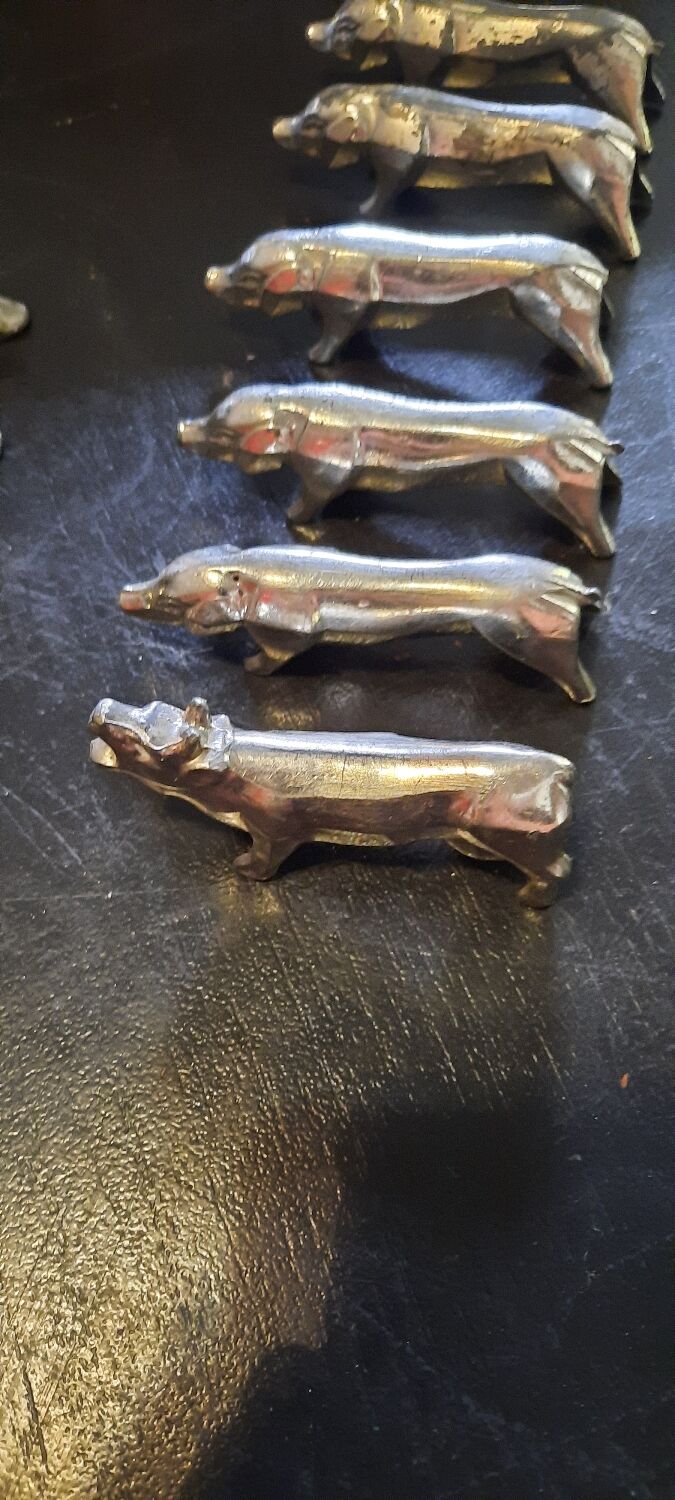 10 animal knife holders