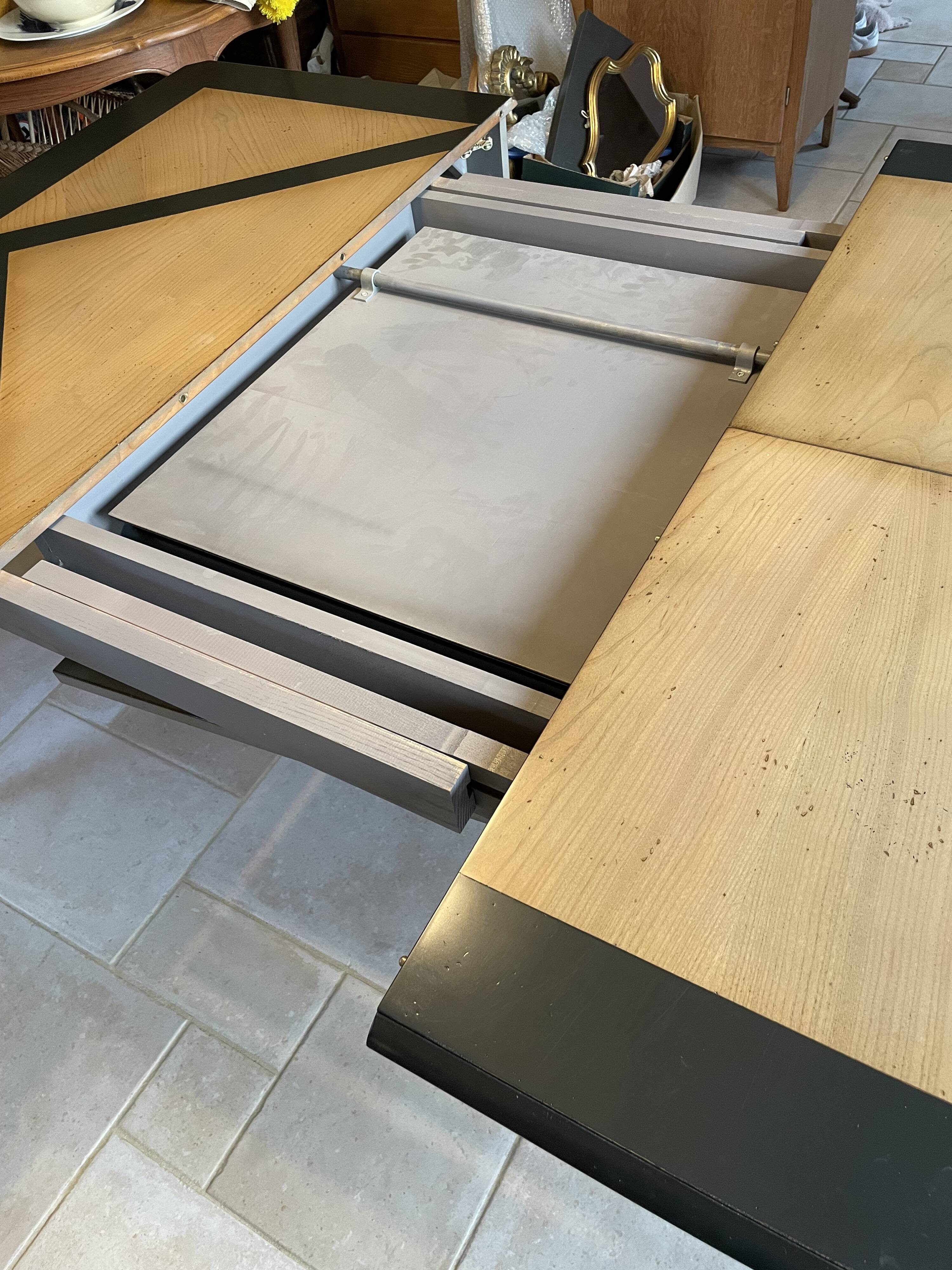 Extendable table