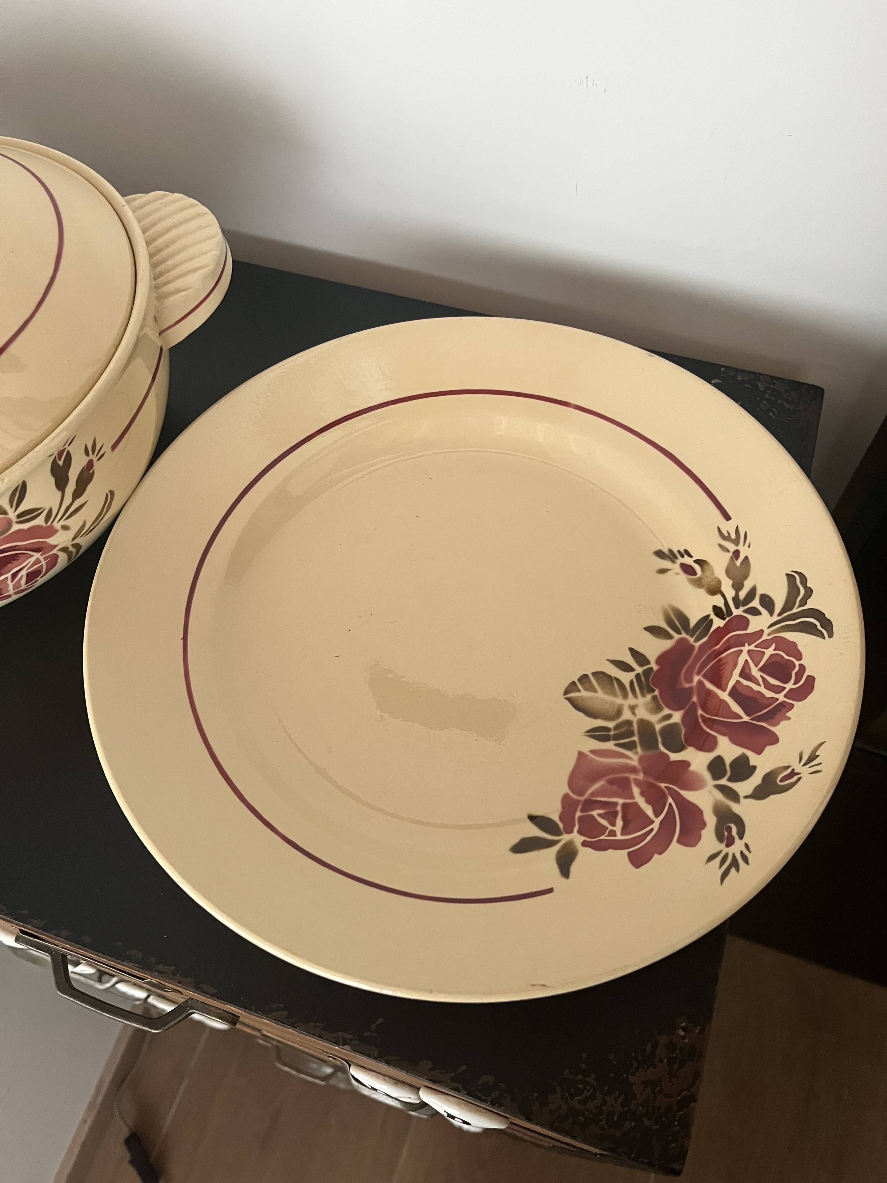 Set of 4 Badonviller Strasbourg dishes