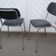 Paire de chaises vintage skaï et chrome