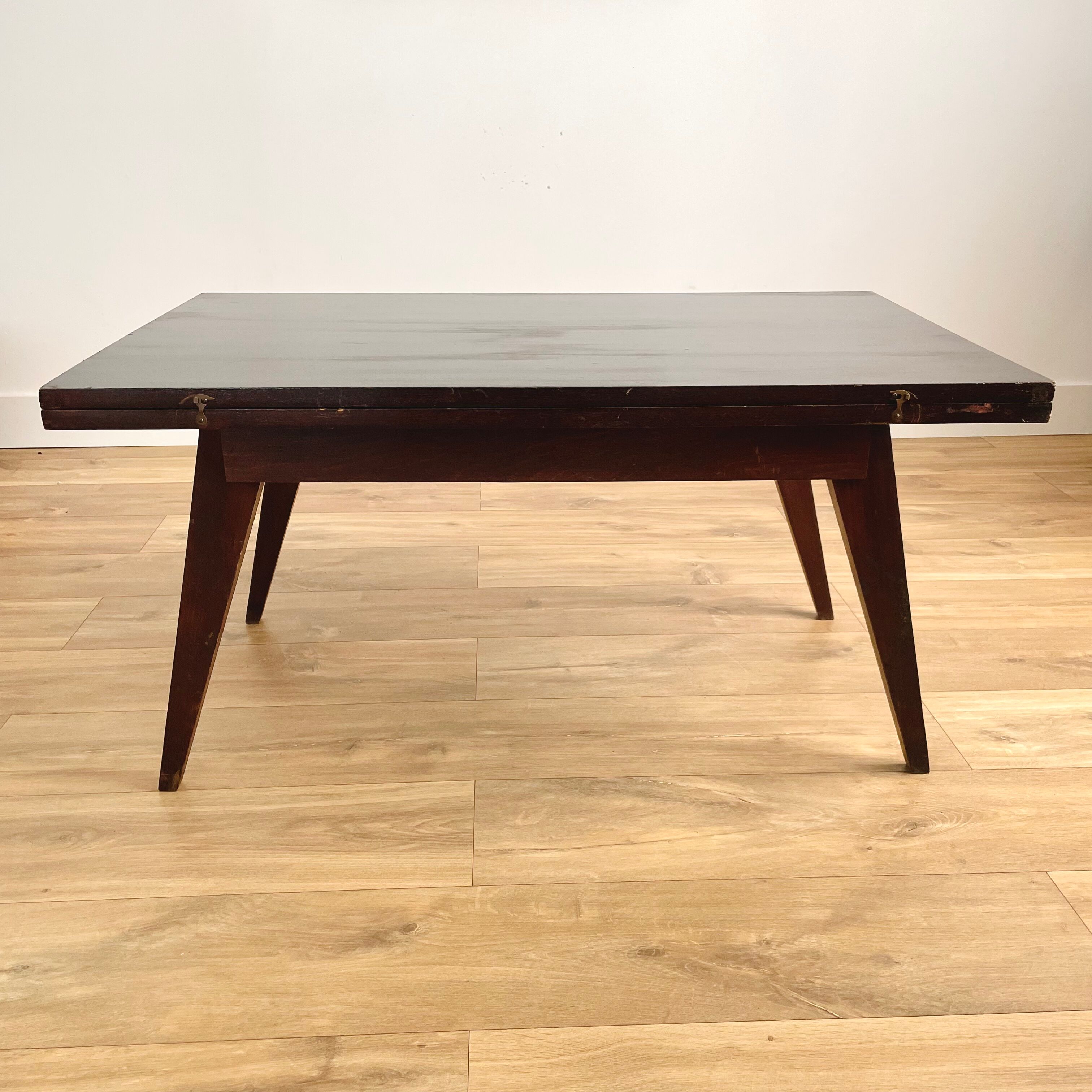 "Revelation" wallet table by Albert Ducrot