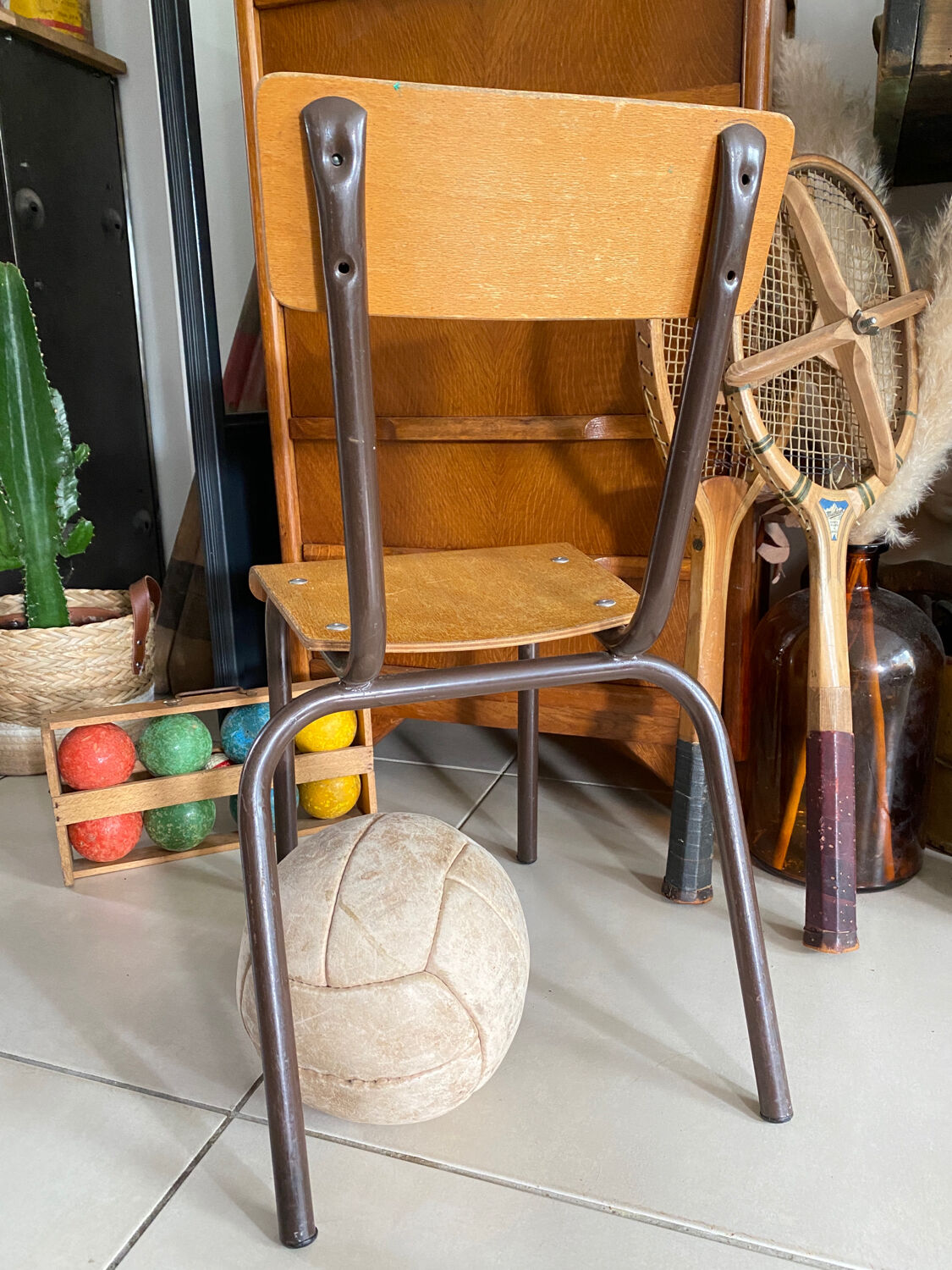 Children's school chair in wood and metal