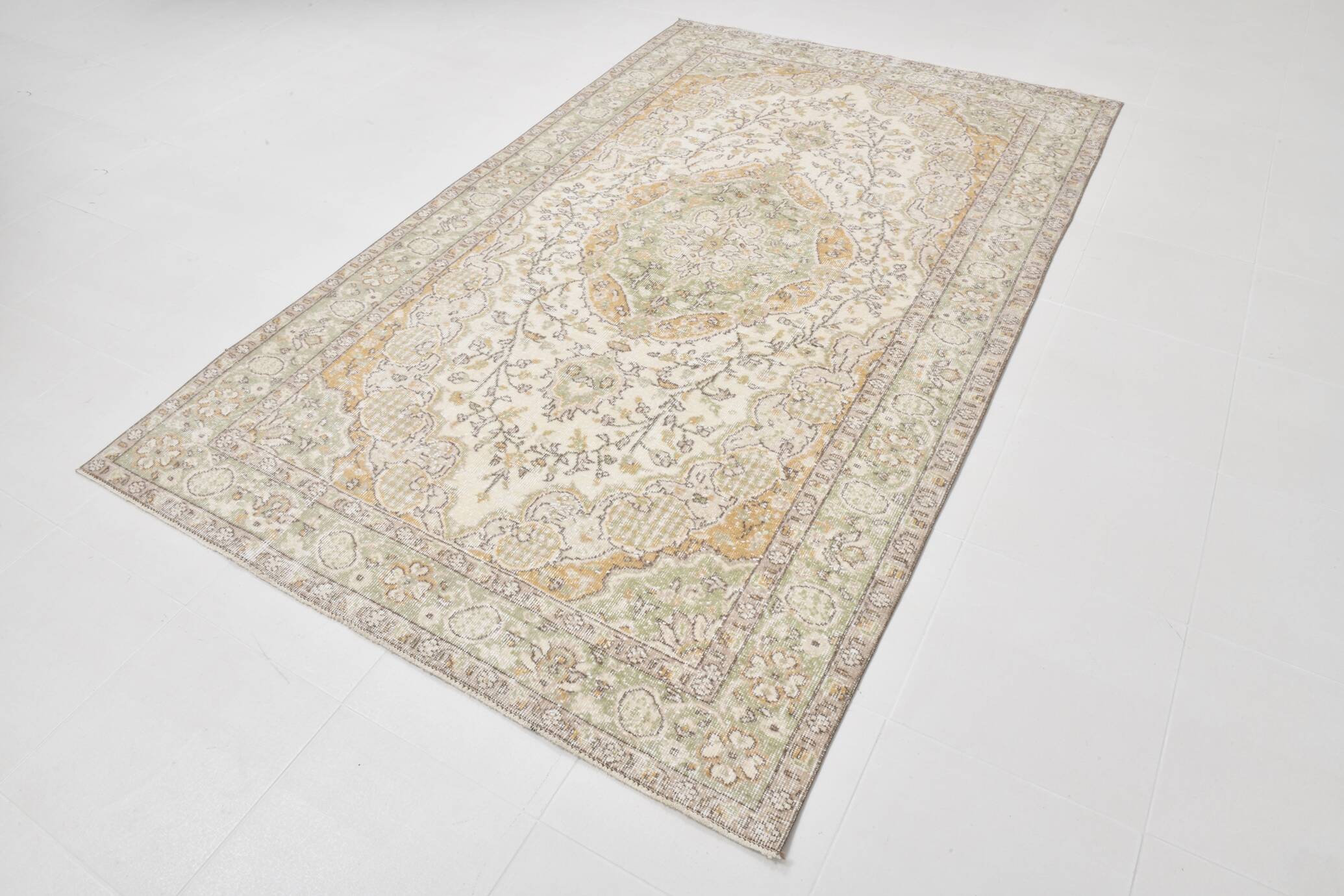 5x9 Light Green & Beige Madallion Corners Vintage Rug, 166x268Cm