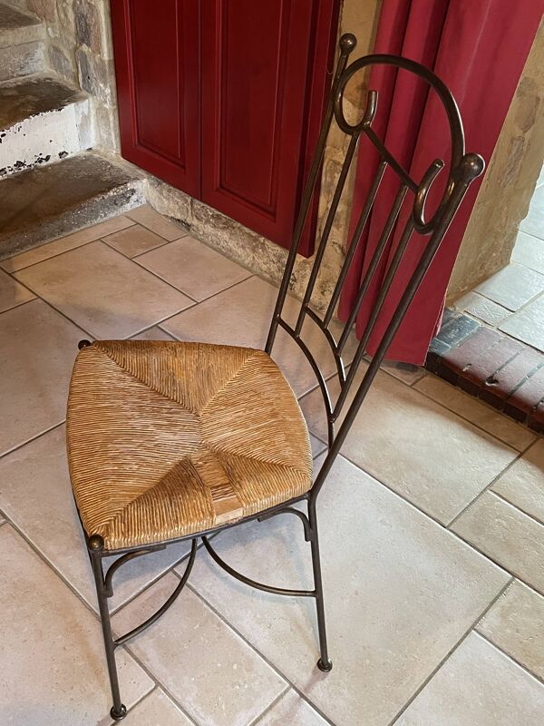 Table et quatre chaises fer forgé et bois