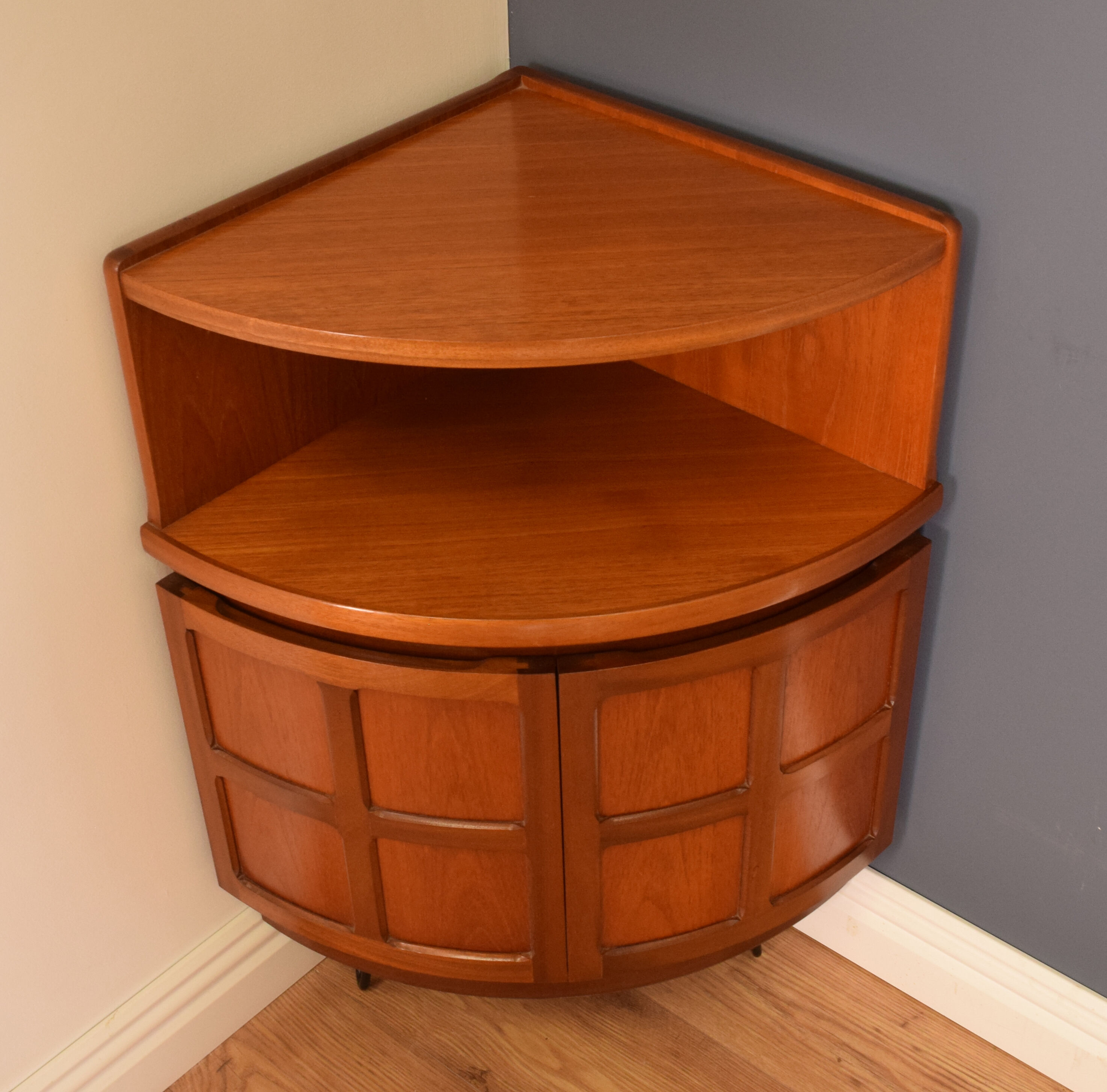 Restored teak retro 1960s nathan squares corner unit on hairpin legs