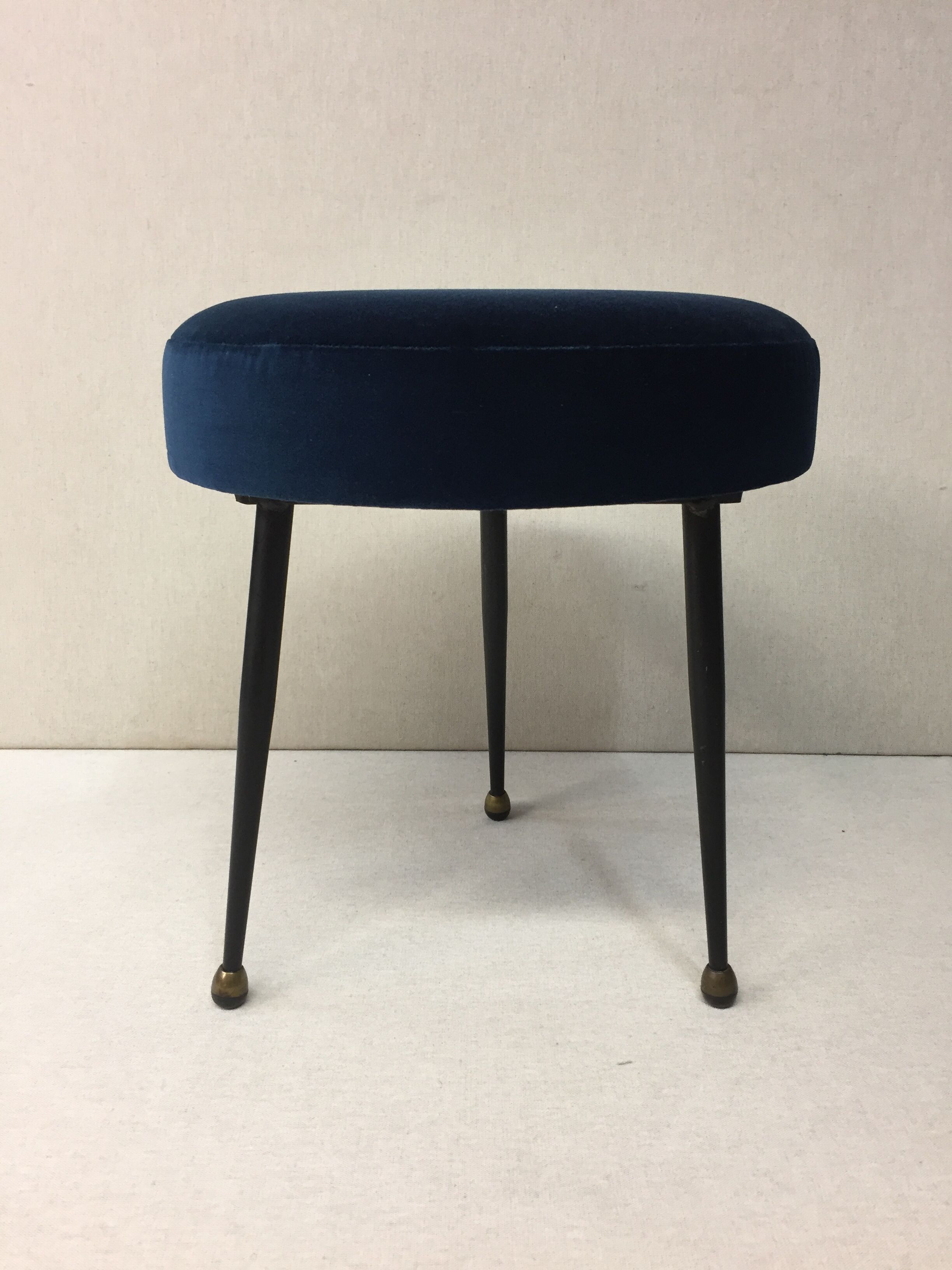 1950 tripod stool