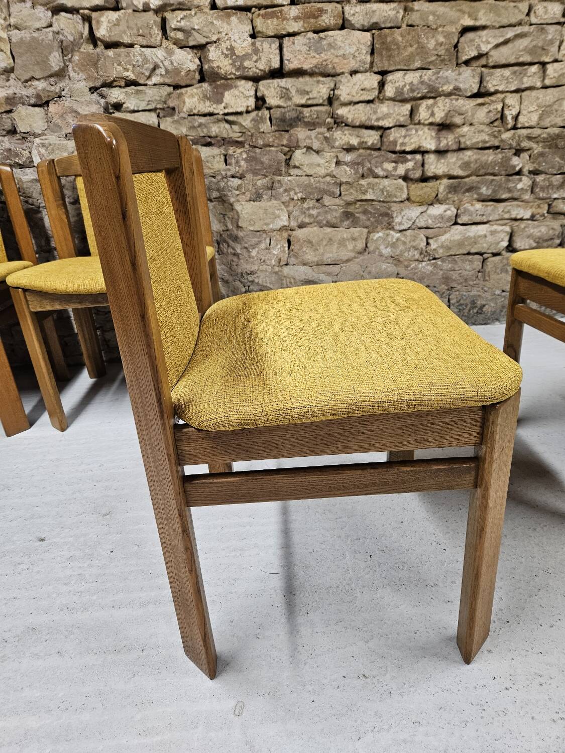 4 chaises en tissu et bois, 1970