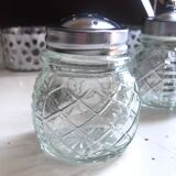 4-piece salt shaker, pepper and mustard set with spoon in stainless steel basket