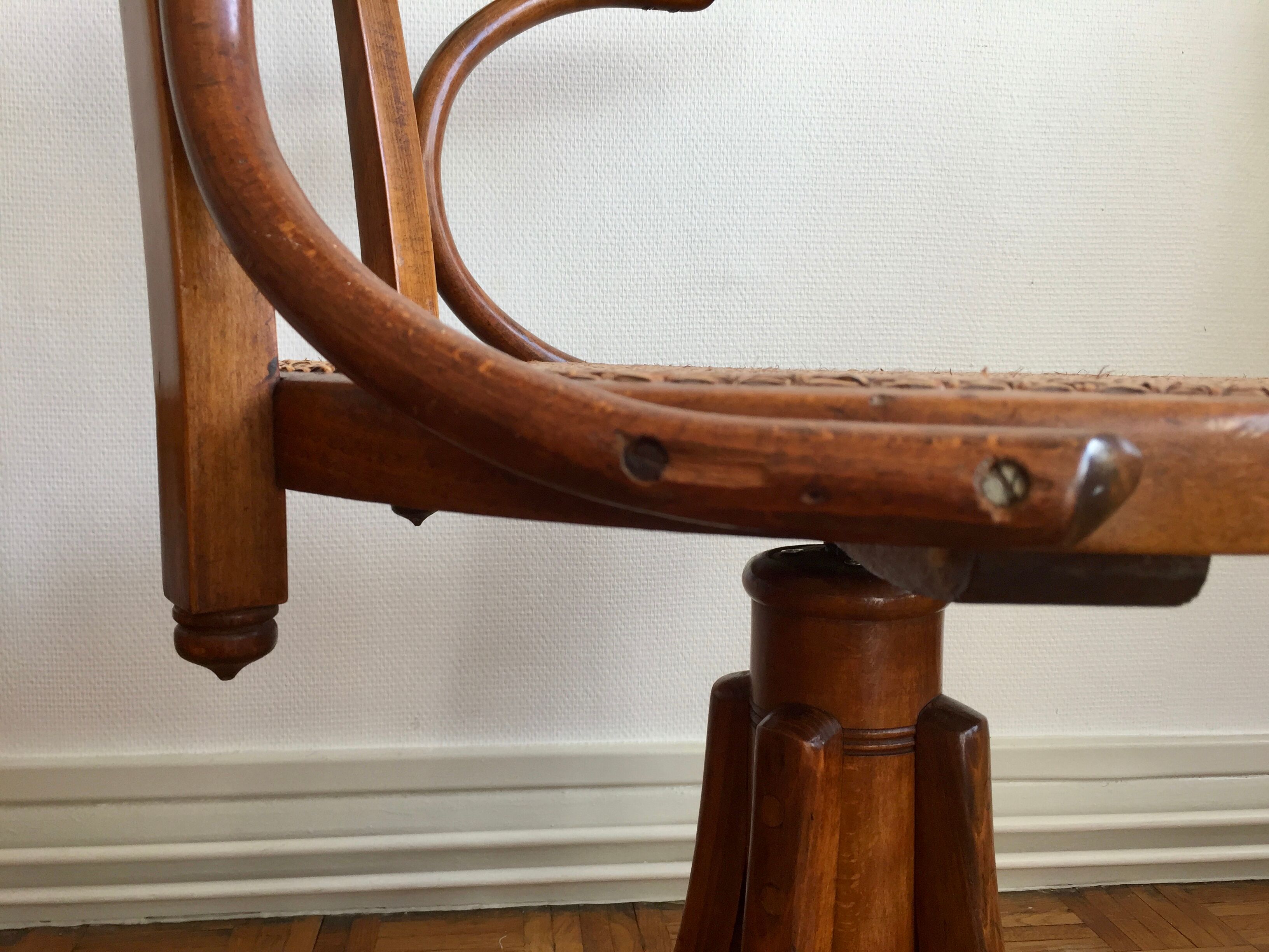 Fauteuil américain de bureau canné Baumann