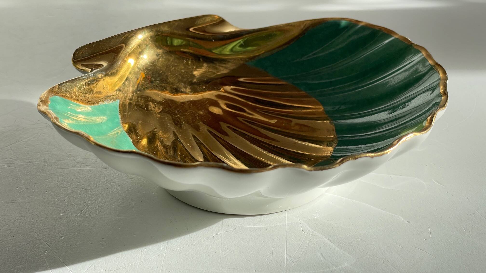 Shell-shaped empty pocket Limoges FRANCE