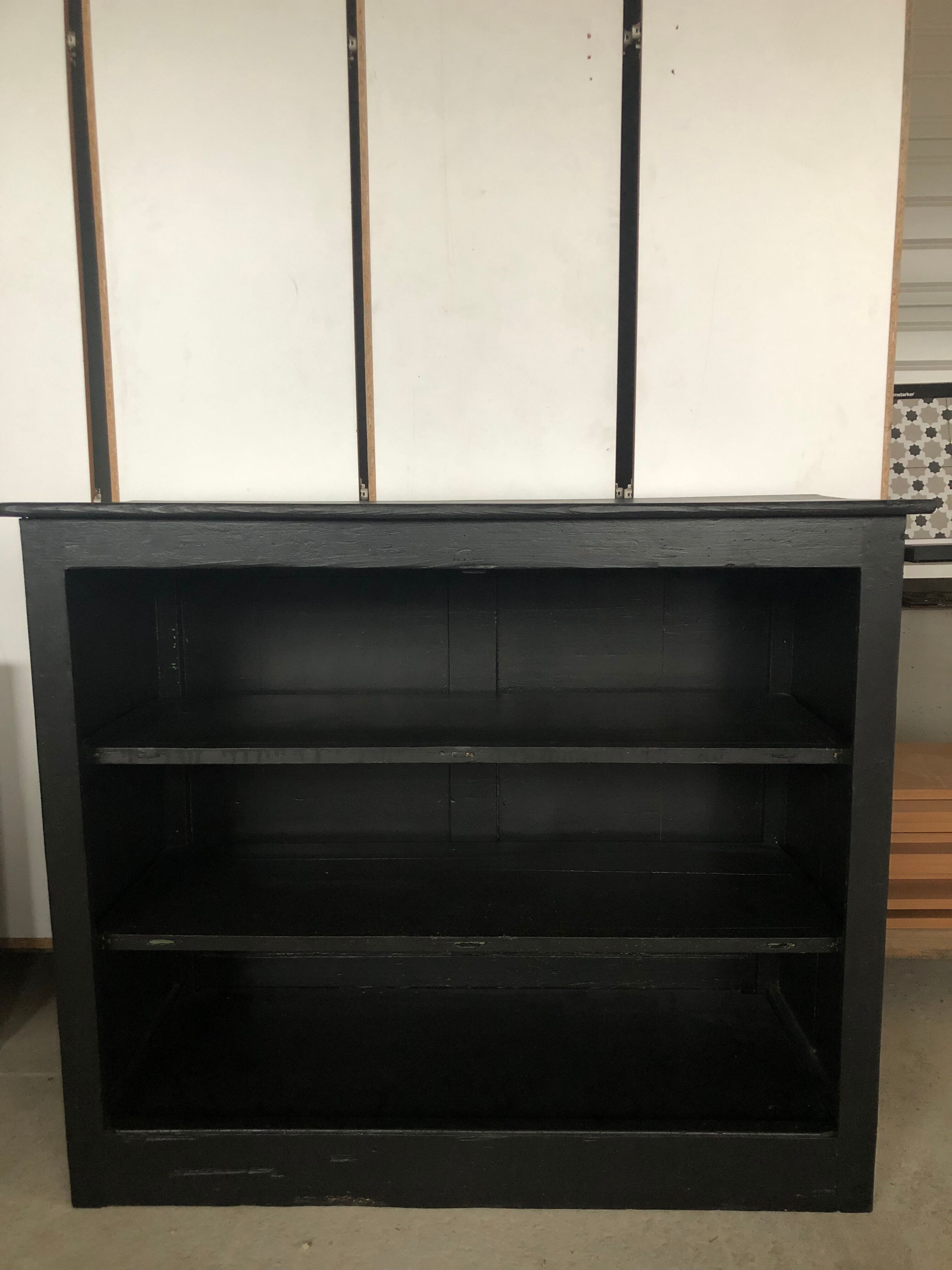 Sideboard without antique door, 3 black pine shelves