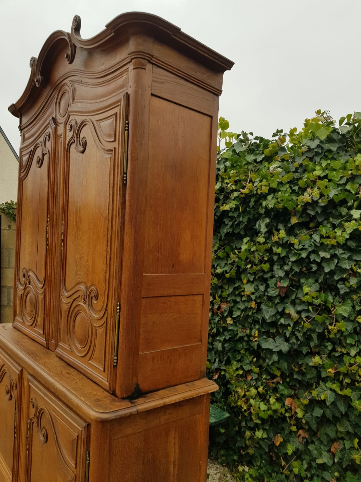 Buffet two bodies in solid oak cauchois